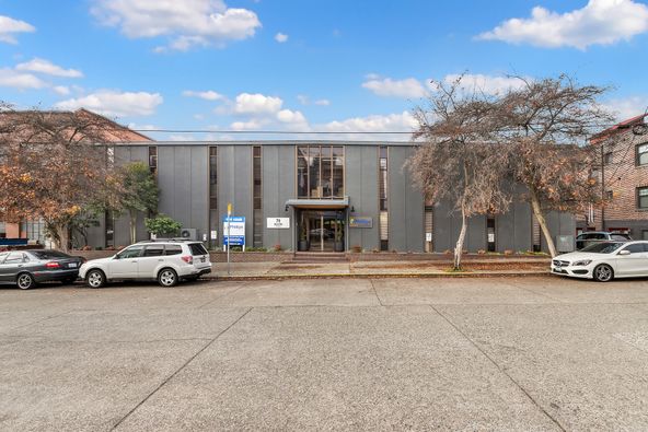 711 6th Ave N, Seattle, WA 98109